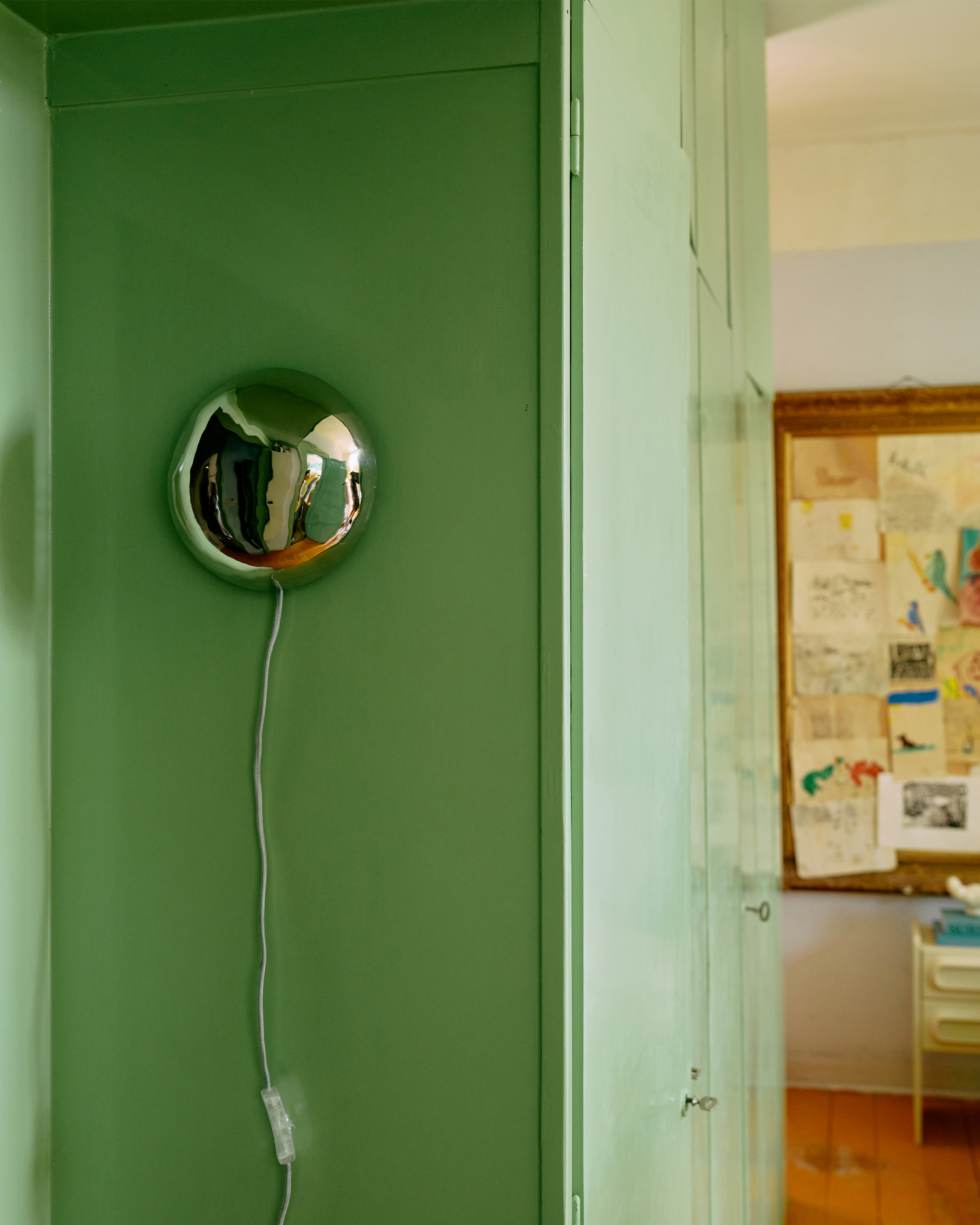 Vegglampe Orb Wall Lamp fra HKliving.