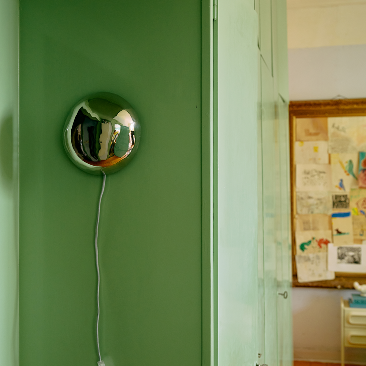 Vegglampe Orb Wall Lamp fra HKliving.