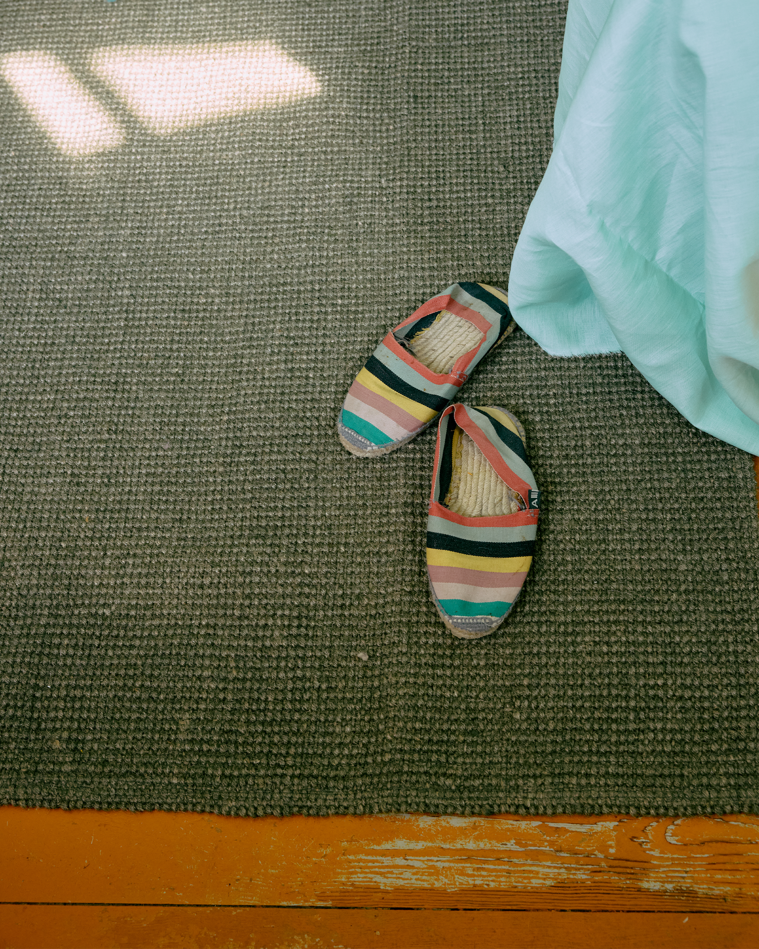 Teppet Jute Rug fra HKliving i fargen salviegrønn (Sage).