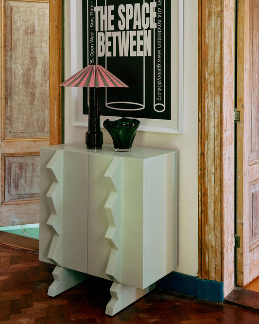 Skap Forma Cupboard Ice Blue fra HKliving.