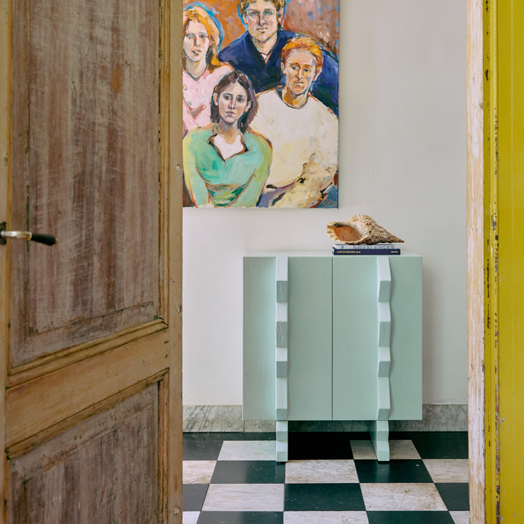 Skap Forma Cupboard Ice Blue fra HKliving.