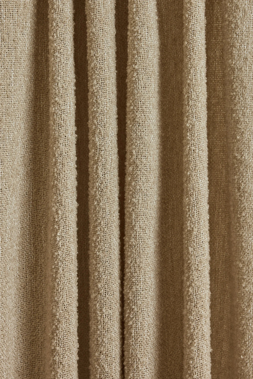 Gardin Bouclé fra Gotain i fargen Sand
