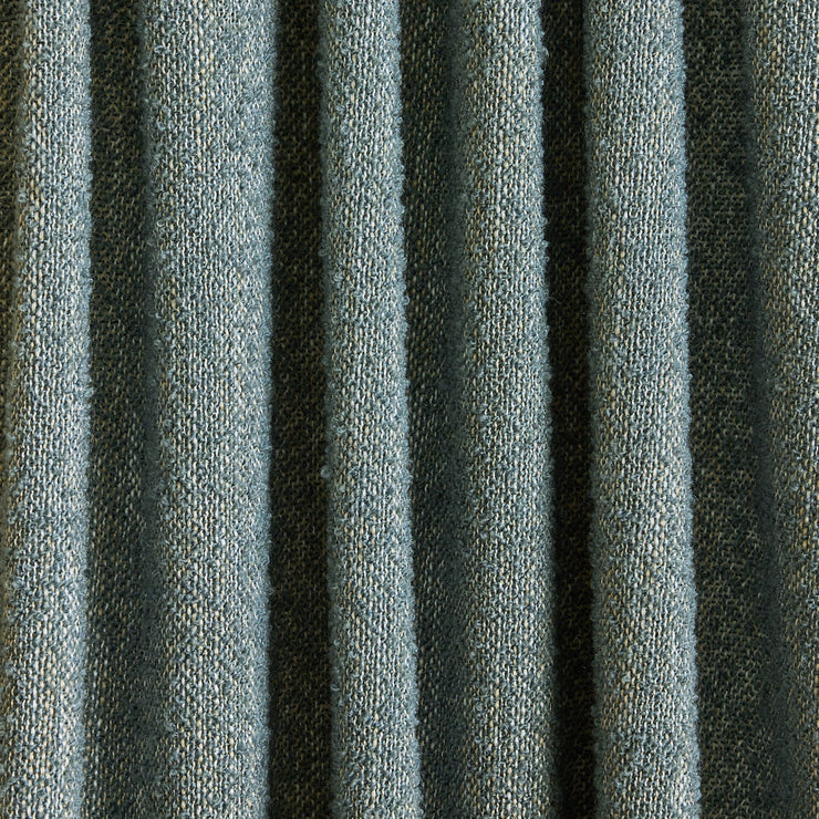 Gardin Bouclé fra Gotain i fargen Petroleum