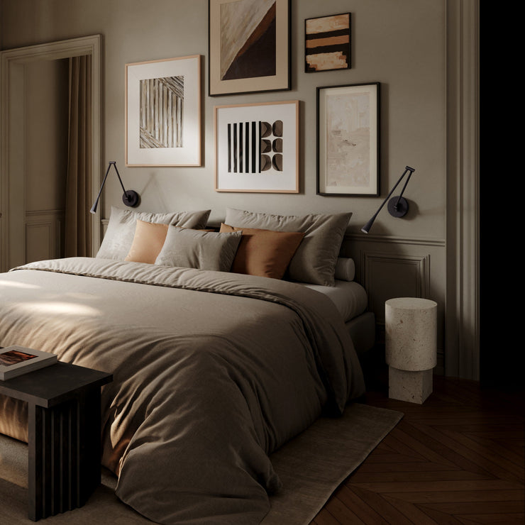 Vegglampen Snake Wall Lamp fra 101 Copenhagen i brunsvart finish