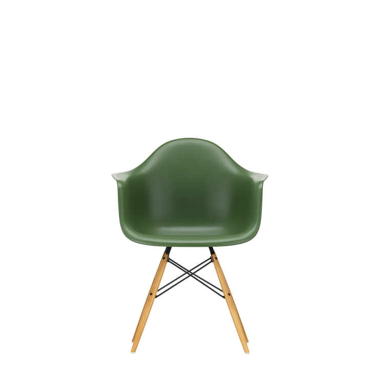 Spisestol Eames Plastic Armchair RE DAW fra Vitra, med ben i lønn og grønt sete (Forest)