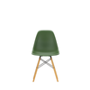 Spisestol Eames Plastic Side Chair RE DSW fra Vitra, med ben i lønn og grønt sete (Forest)