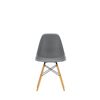 Spisestol Eames Plastic Side Chair RE DSW fra Vitra, med ben i lønn og grått sete (Granite grey)