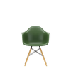 Spisestol Eames Plastic Armchair RE DAW fra Vitra, med ben i ask og grønt sete (Forest)