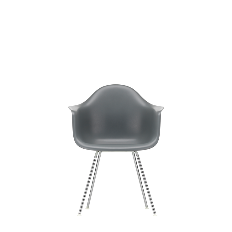 Spisestol Eames Plastic Armchair RE DAX fra Vitra, med ben i krom og grått sete (Granite grey)