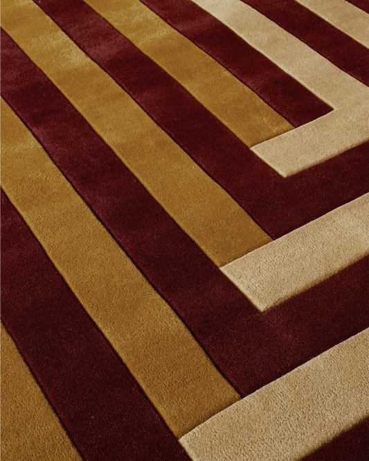 Teppe Labyrinth i beige / brunt (Mulberry Sand) fra Layered.