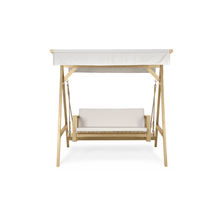 Ramme til Hammock BK13 Swing Sofa fra Carl Hansen & Søn gir deg muligheten til å plassere hammocken akkurat der du ønsker – enten ute på terrassen eller i hagen.
