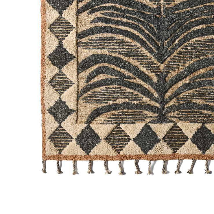 Teppe WIldcat i Ash Black / koksgrått, brunt og off-white fra Dusty Deco.