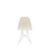 Spisestol Eames Plastic Side Chair RE DSR fra Vitra med hvitt understell og kremfarget sete (11 Pebble).