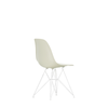 Spisestol Eames Plastic Side Chair RE DSR fra Vitra med hvitt understell og kremfarget sete (11 Pebble).