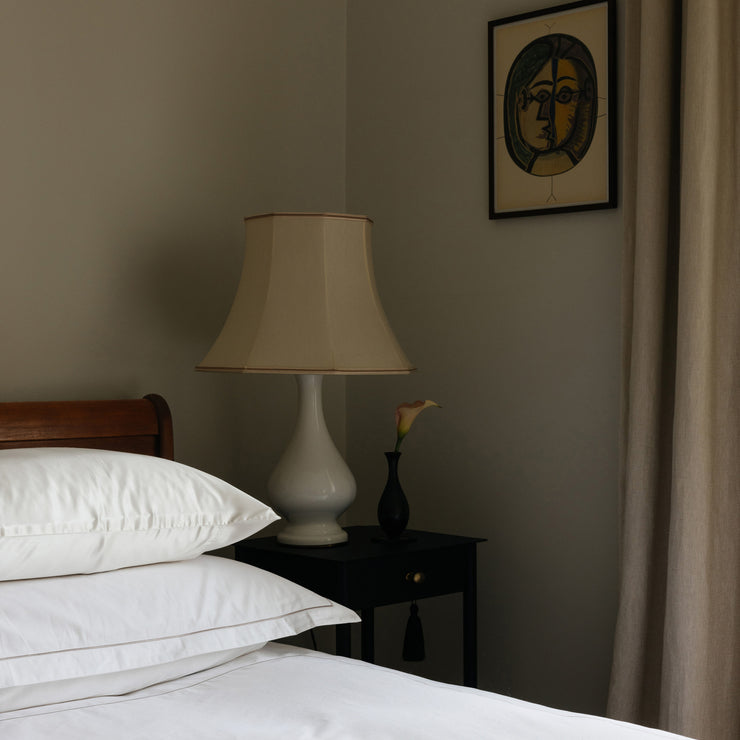 Nuvola er Mille Nottis mest eksklusive sengetøy – laget i kjemmet bomullssateng med hele 800 tråder per tomme. Følelsen er silkemyk og stoffet har en fantastisk glans.