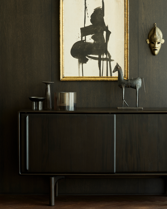 Skjenk Flow Sideboard fra Ethnicraft i størrelse liten (168 x 45 x 82 cm).