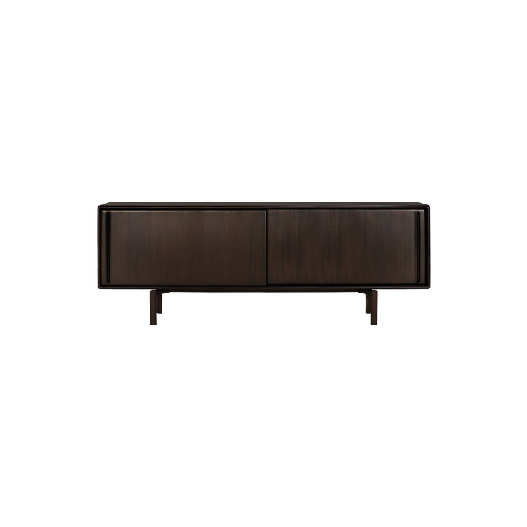 Skjenk Flow Sideboard fra Ethnicraft i størrelse stor (224 x 45 x 82 cm).