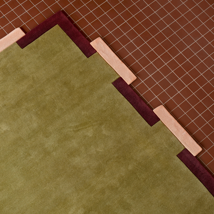 Teppe Fregio i fargen Olive Blush fra Layered.