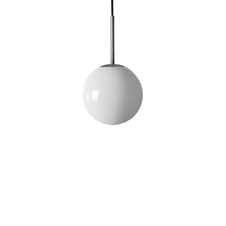 Arkivlampe 4014 fra Hadeland Glassverk i hvitt glass med stålfarget oppheng i størrelse Ø200 mm.