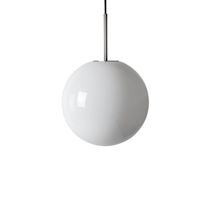 Arkivlampe 4014 fra Hadeland Glassverk i hvitt glass med stålfarget oppheng i størrelse Ø300 mm.