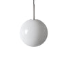 Arkivlampe 4014 fra Hadeland Glassverk i hvitt glass med stålfarget oppheng i størrelse Ø300 mm.