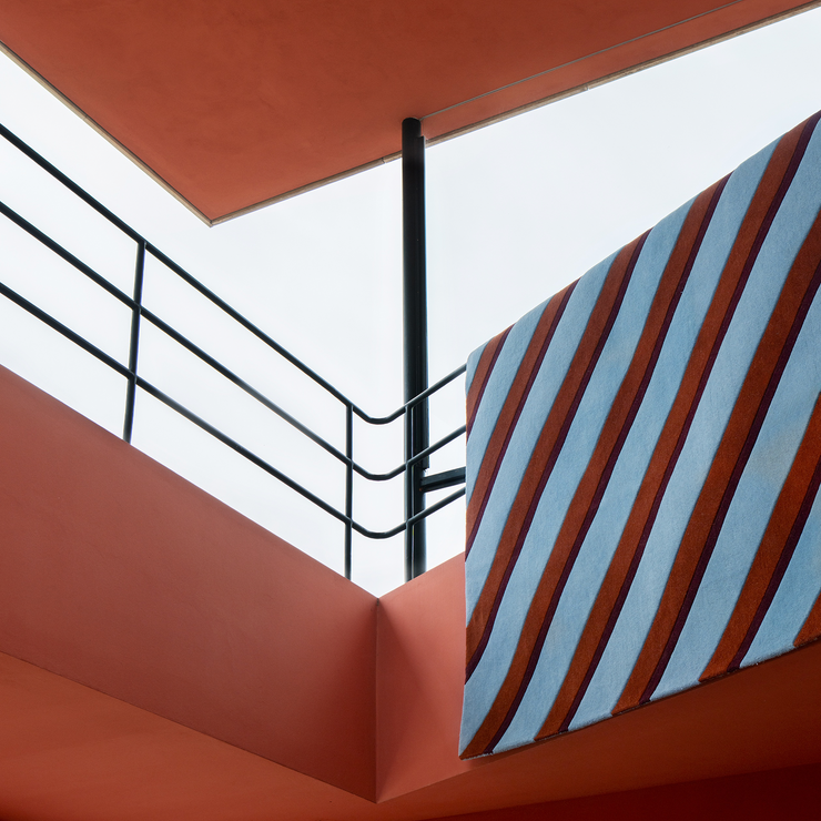 Teppe Diagonal i fargen Sky fra Layered.