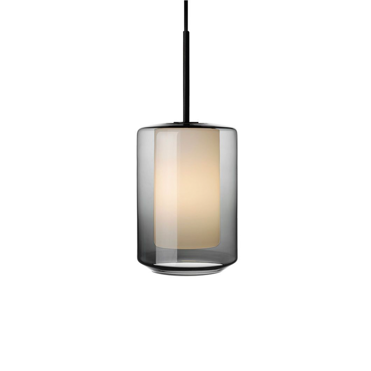 Taklampen Arkivlampe 4245 fra Hadeland Glassverk med svart oppheng.