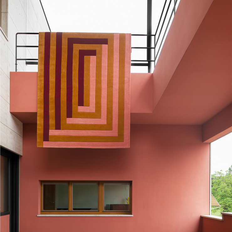Teppe Labyrinth i rosa / rustrødt / kamelbrunt (Coral Pink).