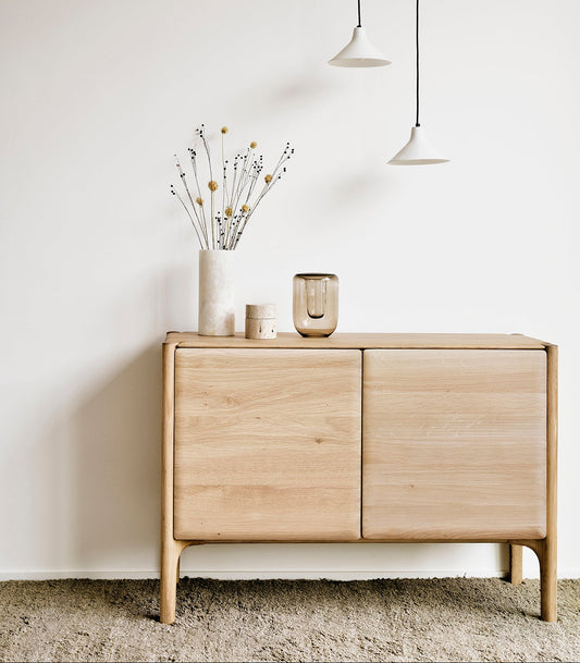 Skjenken Pl Sideboard fra Ethnicraft i heltre eik, bredde 119 cm