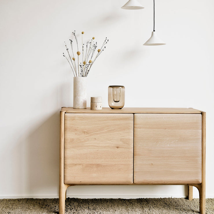 Skjenken Pl Sideboard fra Ethnicraft i heltre eik, bredde 119 cm