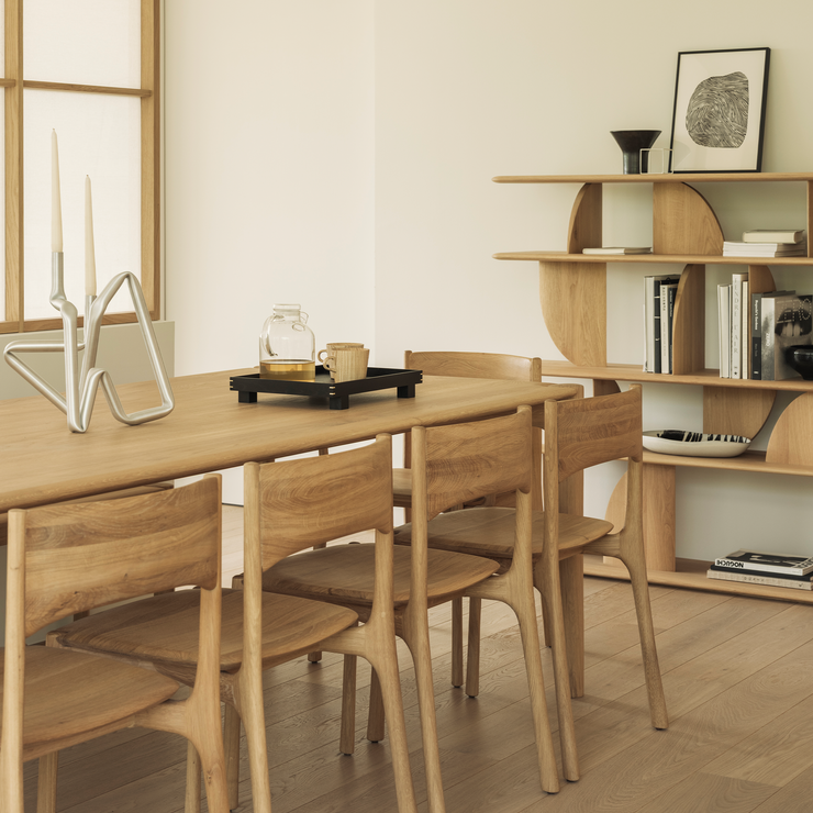 Stol Pl Dining Chair fra Ethnicraft i oljet eik uten armlene fra Ethnicraft.