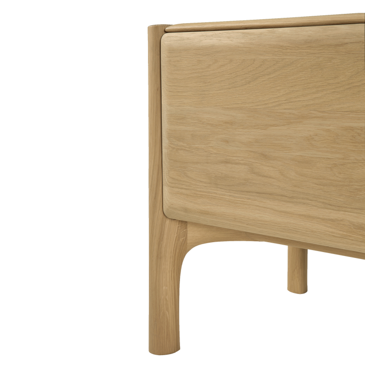 TV-benk Pl TV Cupboard fra Ethnicraft.