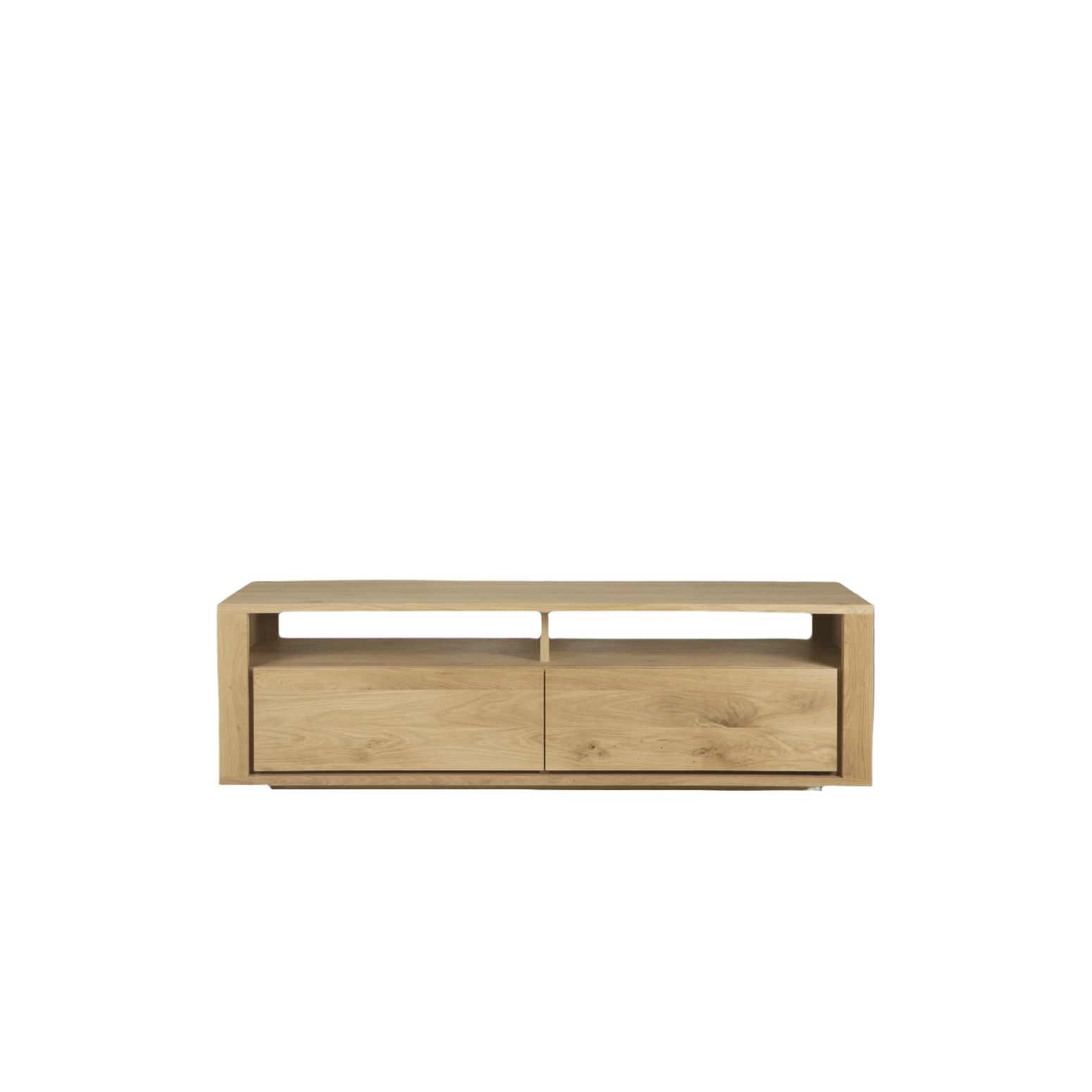 TV-benken Shadow TV Cupboard fra Ethnicraft kommer i to ulike størrelser, enten 140 cm bred med to skuffer og 210 cm bred med tre skuffer.