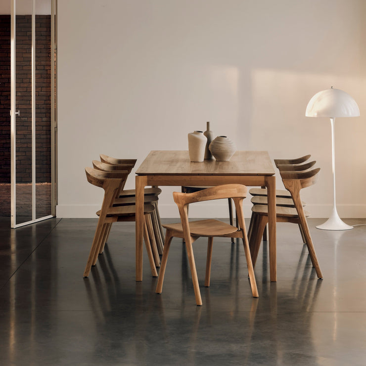Spisebord Bok Dining Table Extendable fra Ethnicraft med finish i oljet eik