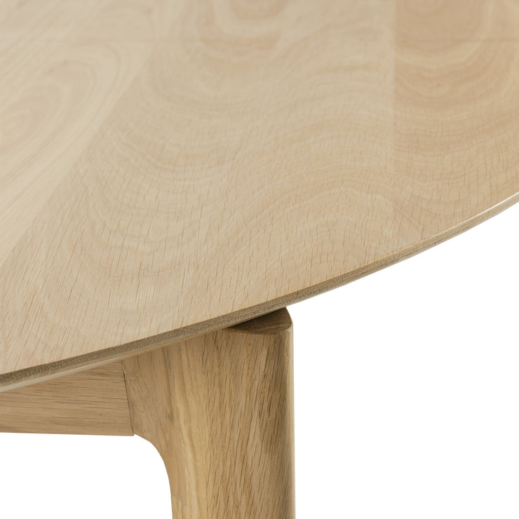 Spisebord Bok Dining Table Extendable Round fra Ethnicraft med finish i oljet eik