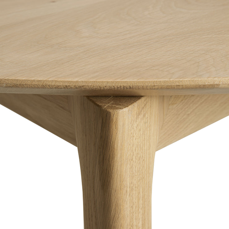 Spisebord Bok Dining Table Extendable Round fra Ethnicraft med finish i oljet eik