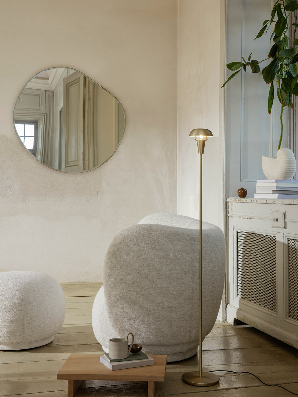 Speil Pond Mirror XLarge Dark chrome fra Ferm Living