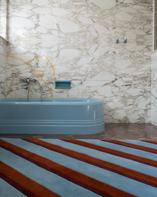 Teppe Diagonal i fargen Sky fra Layered.