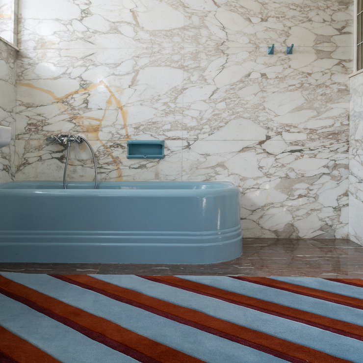 Teppe Diagonal i fargen Sky fra Layered.