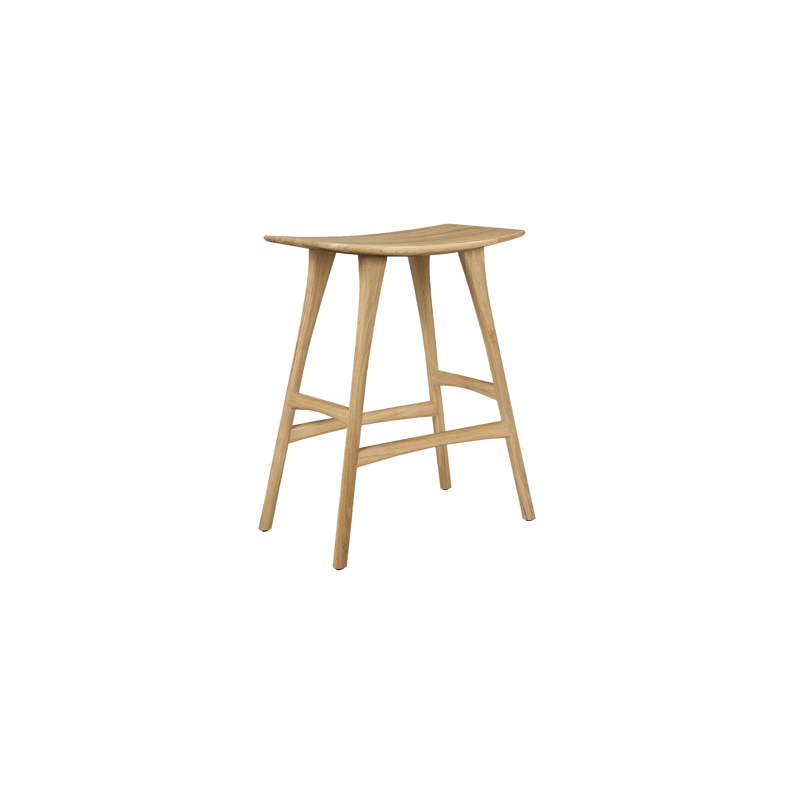 Barkrakk Osso Counter Stool (H67 cm) i lakkert eik fra Ethnicraft.