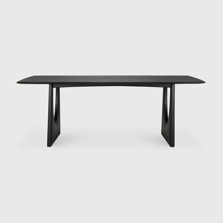Spisebord Geometric Dining Table fra Ethnicraft med finish i svartlakkert eik, størrelse 220x100 cm