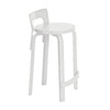 Barkrakk K65 High Chair fra Artek i hvitlakkert bjørk