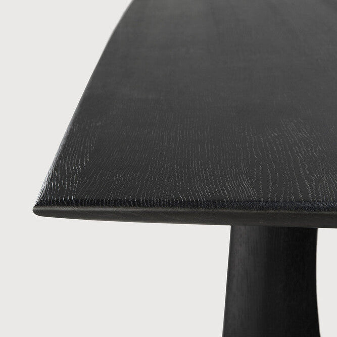 Spisebord Geometric Dining Table fra Ethnicraft med finish i svartlakkert eik