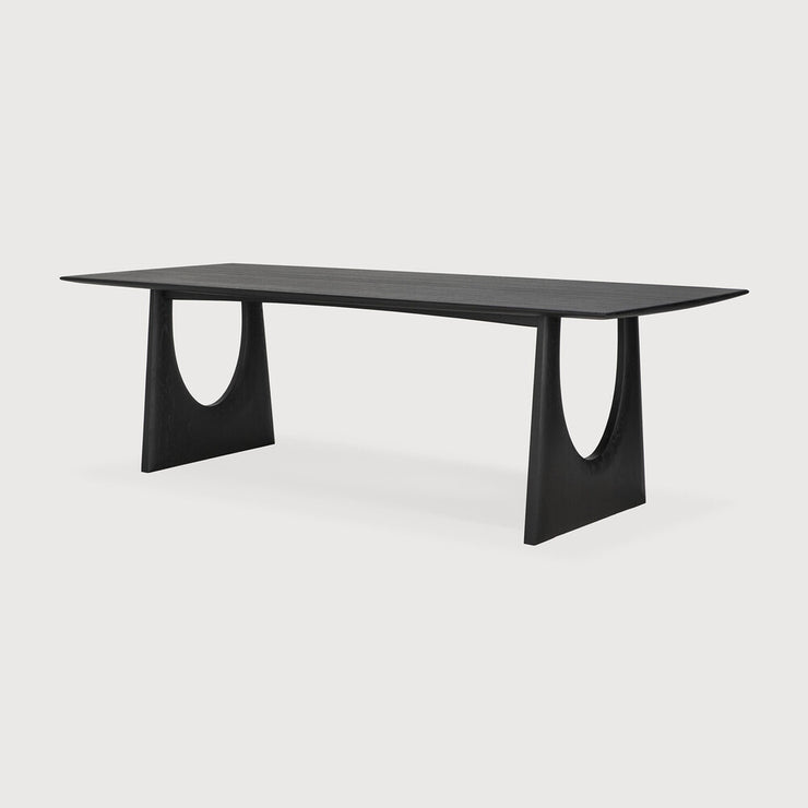Spisebord Geometric Dining Table fra Ethnicraft med finish i svartlakkert eik, størrelse 250x100 cm