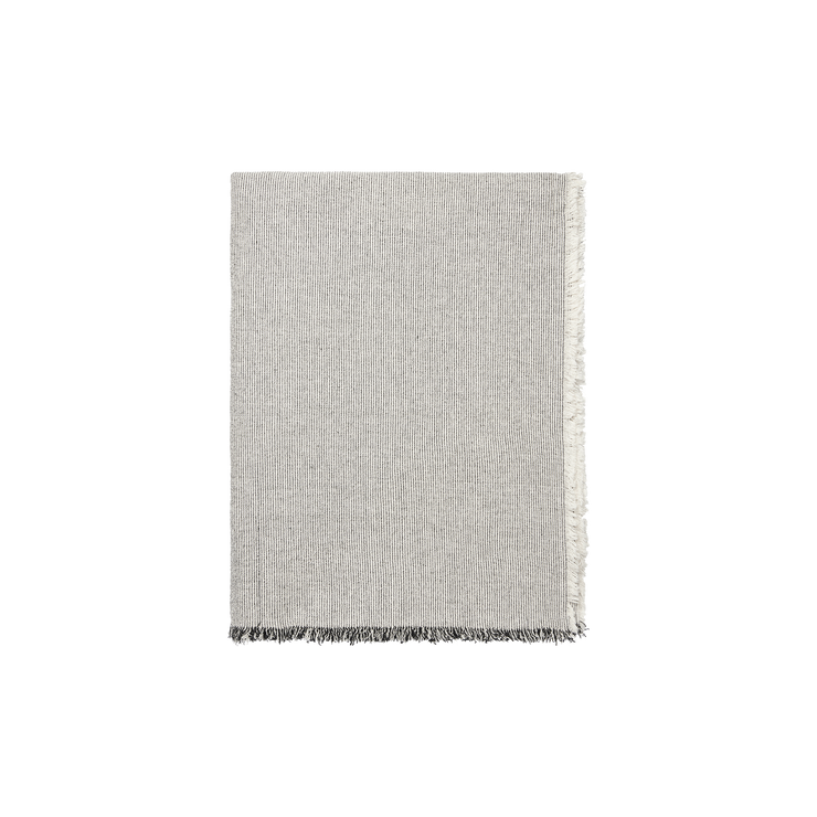 Duk Elouise i sort/ offwhite fra Broste Copenhagen i størrelse 160 x 200 cm.