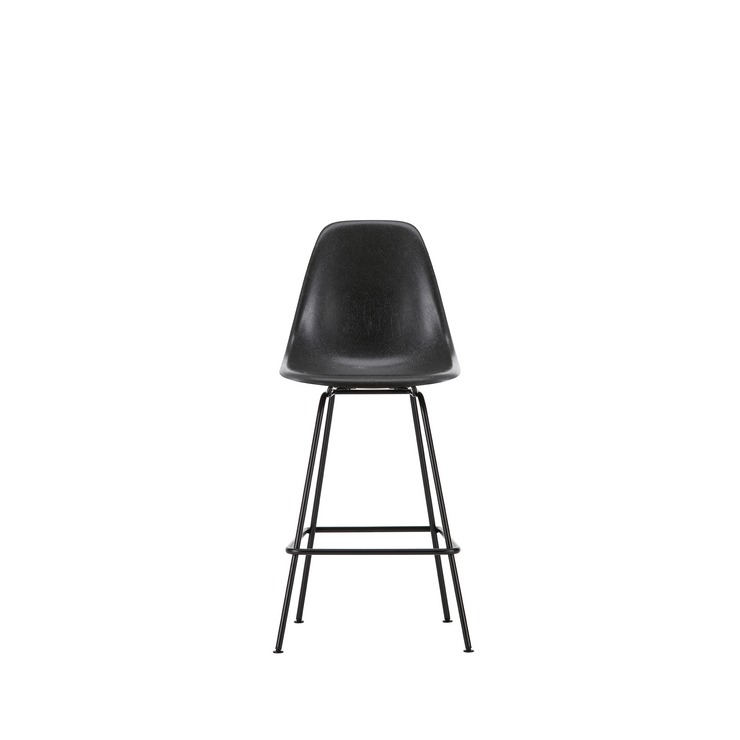 Barkrakk Eames Fiberglass Stool Medium, svarte ben og sete i fiberglass i fargen Elephant hide grey