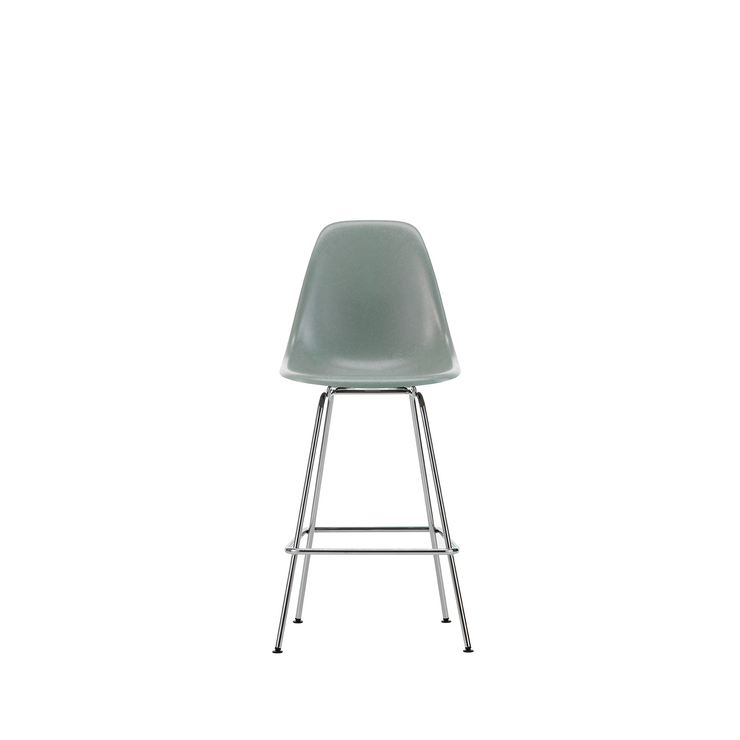 Barkrakk Eames Fiberglass Stool Medium, krombelagte ben og sete i fiberglass i fargen Sea foam green