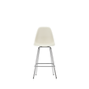 Barstol Eames Plastic Stool RE Medium, ben i krom og sete i fargen Pebble