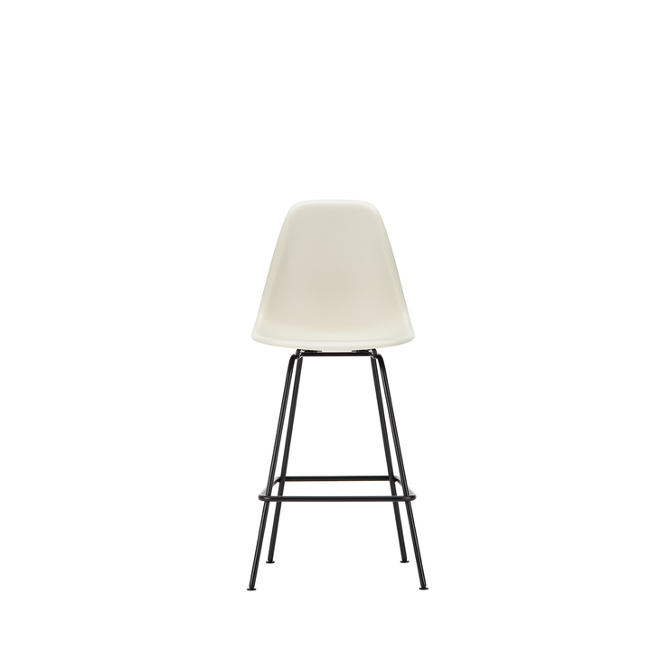 Barstol Eames Plastic Stool RE Medium, svarte ben og sete i fargen Pebble