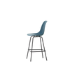 Barstol Eames Plastic Stool RE Medium, svarte ben og sete i fargen Sea blue